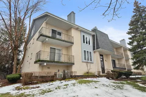 7911 W 157th St #2E, Orland Park, IL 60462