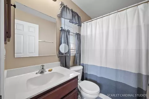 Bath - 16524 Hidden River Cir, Plainfield, IL 60586 photo 6 of 7