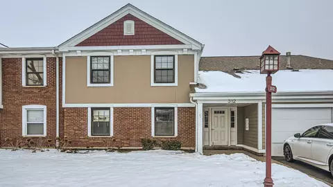 312 Silverwood Ct #C1, Schaumburg, IL 60193