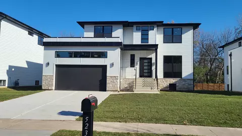 523 S Elm St, Itasca, IL 60143