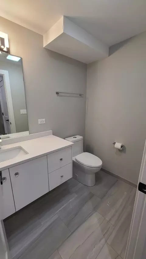 Bath - 523 S Elm St, Itasca, IL 60143 photo 12 of 13