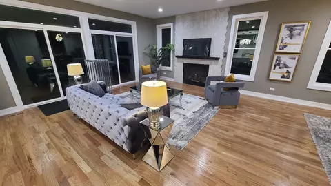 Living - 523 S Elm St, Itasca, IL 60143 photo 5 of 8