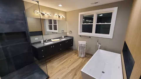 Bath - 523 S Elm St, Itasca, IL 60143 photo 2 of 13