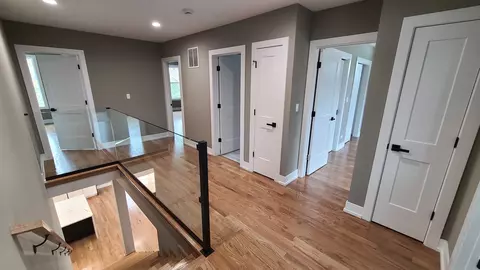 Entry Way - 523 S Elm St, Itasca, IL 60143 photo 4 of 6