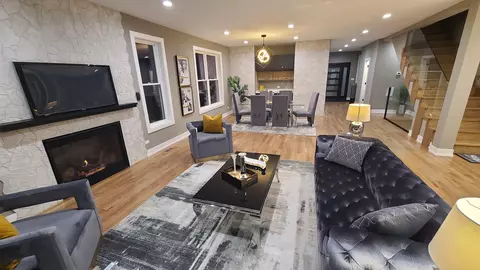Living - 523 S Elm St, Itasca, IL 60143 photo 3 of 8
