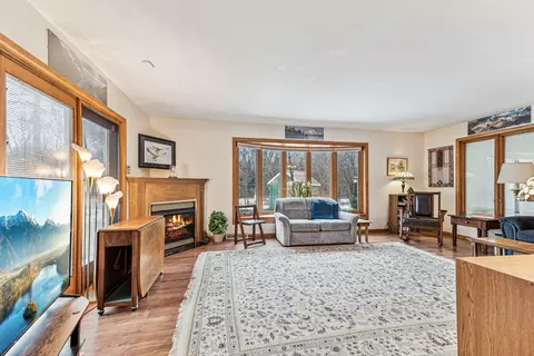 581 E Park Ave, Elmhurst, IL 60126 photo 8