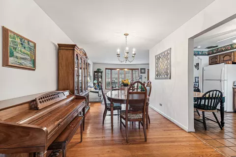 581 E Park Ave, Elmhurst, IL 60126 photo 14