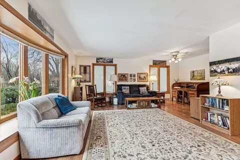 581 E Park Ave, Elmhurst, IL 60126 photo 9