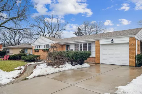 581 E Park Ave, Elmhurst, IL 60126 photo 2