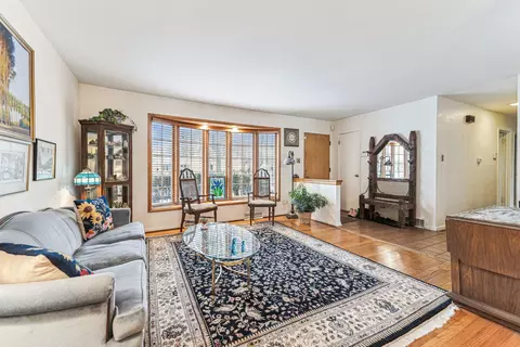 581 E Park Ave, Elmhurst, IL 60126 photo 5