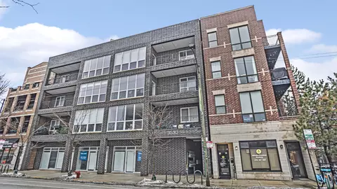 3530 N Lincoln Ave #202, Chicago, IL 60657