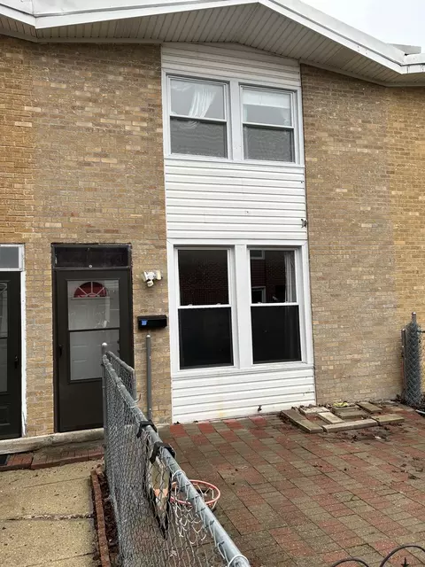 2017 Pine St #D, Des Plaines, IL 60018 photo 2