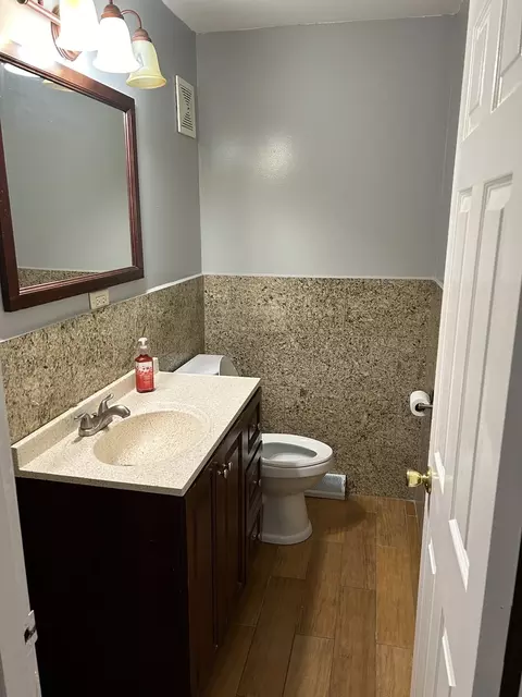 2017 Pine St #D, Des Plaines, IL 60018 photo 7