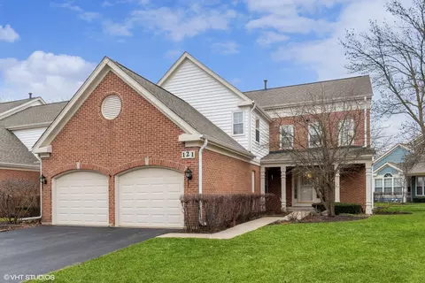 121 Radcliffe Ct, Glenview, IL 60026