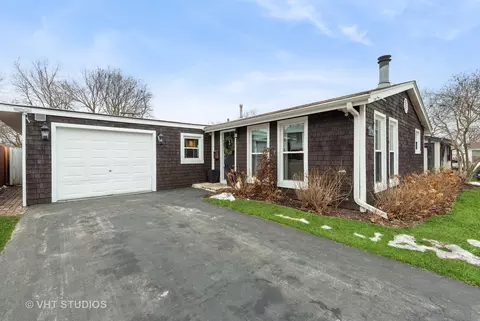 1436 Indian Ln, Carpentersville, IL 60110
