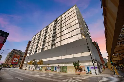 630 N Franklin St #1011, Chicago, IL 60654