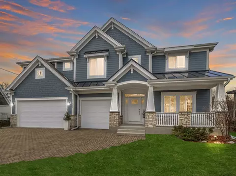 1322 N Race Ave, Arlington Heights, IL 60004