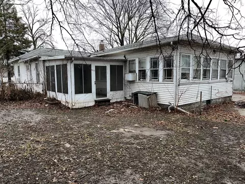 402 Douglas St, Bloomington, IL 61701 photo 6