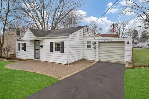 139 Oak Dr, Dekalb, IL 60115