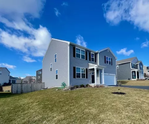 2117 Preswick Ln, Woodstock, IL 60098
