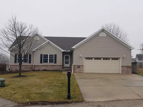 407 Morgan Dr, Heyworth, IL 61745