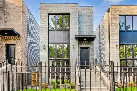 2728 W Evergreen Ave, Chicago, IL 60622