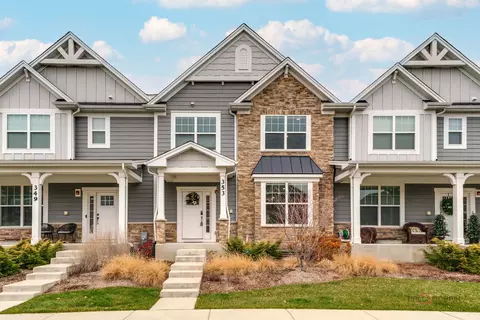 353 Hoffman Dr, Buffalo Grove, IL 60089