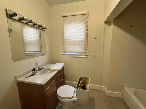 Undisclosed, Chicago, IL 60628 photo 10