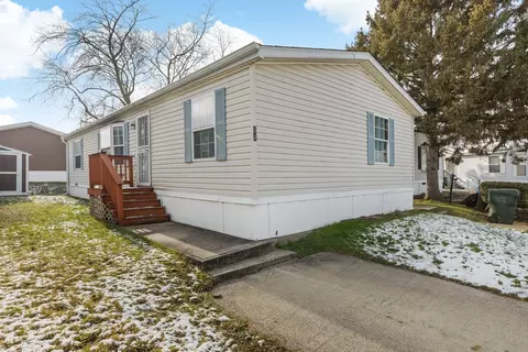 64 Bernina Ct, Lynwood, IL 60411