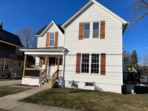 467 Elm St, Sycamore, IL 60178