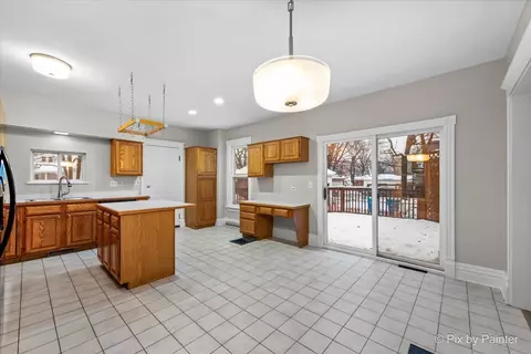 637 Oak Ave, Aurora, IL 60506 photo 10
