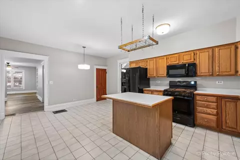 637 Oak Ave, Aurora, IL 60506 photo 14