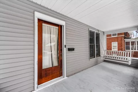 637 Oak Ave, Aurora, IL 60506 photo 3