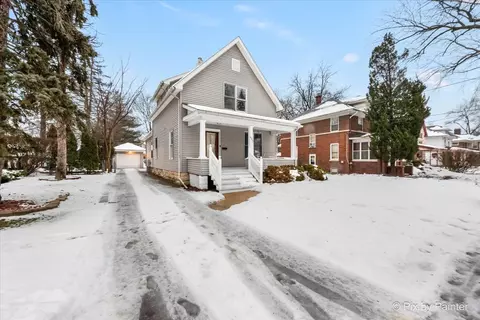 637 Oak Ave, Aurora, IL 60506 photo 2