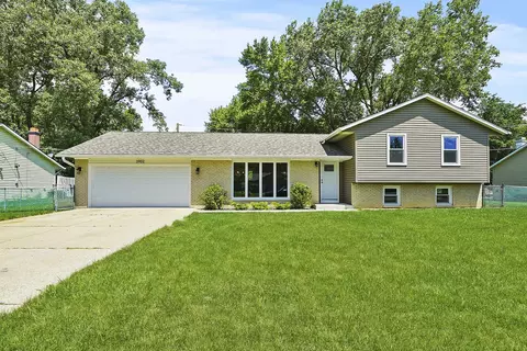 3902 Anne St, Mchenry, IL 60050