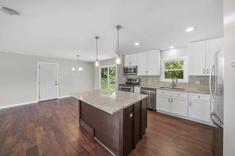 3902 Anne St, Mchenry, IL 60050 photo 3