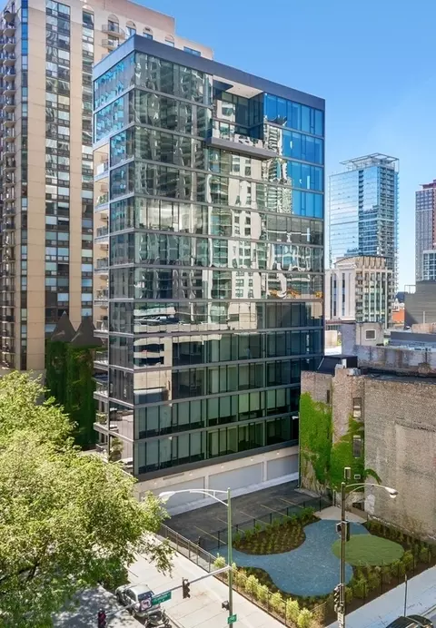 56 W Huron St #6, Chicago, IL 60654