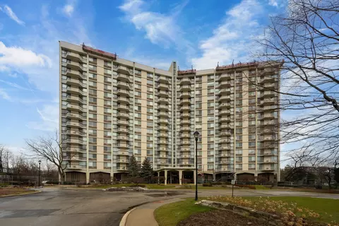 40 N Tower Rd #6E, Oak Brook, IL 60523