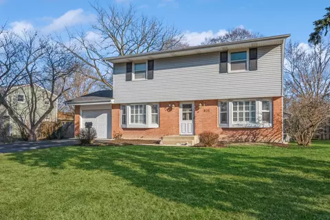 835 Longmeadow Dr, Geneva, IL 60134