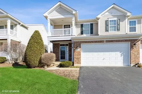 621 Nelson Ct, Geneva, IL 60134