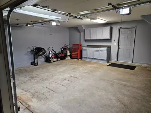 Other - 1250 John Dr, Hoffman Estates, IL 60169 photo 2 of 4