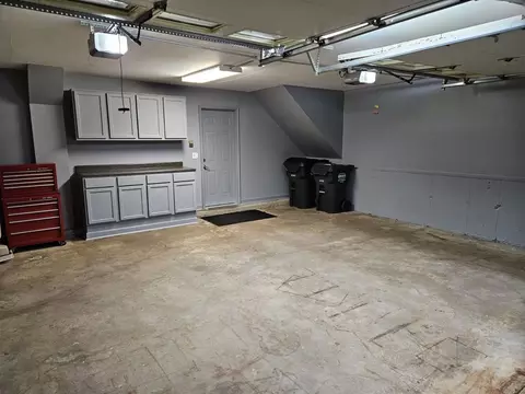 Other - 1250 John Dr, Hoffman Estates, IL 60169 photo 3 of 4