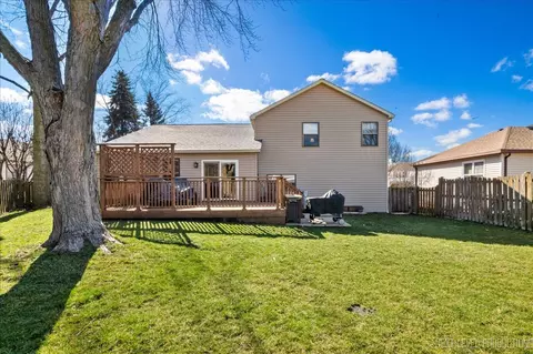 Exterior - 1250 John Dr, Hoffman Estates, IL 60169 photo 7 of 9