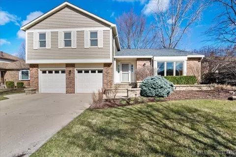 1250 John Dr, Hoffman Estates, IL 60169