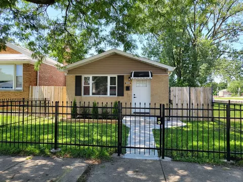 8910 S Carpenter St, Chicago, IL 60620