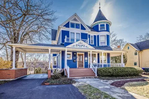 545 N Park Blvd, Glen Ellyn, IL 60137