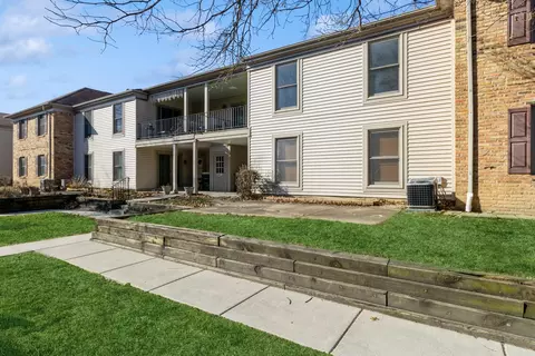 1768 Sessions Walk #F, Hoffman Estates, IL 60169