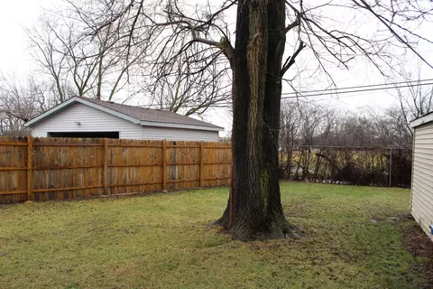 Undisclosed, Dixmoor, IL 60426 photo 14