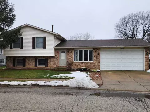 1019 Louise Ln, Joliet, IL 60431