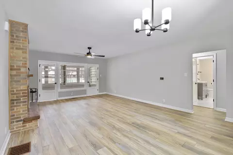 821 Orange St, Elgin, IL 60123 photo 12
